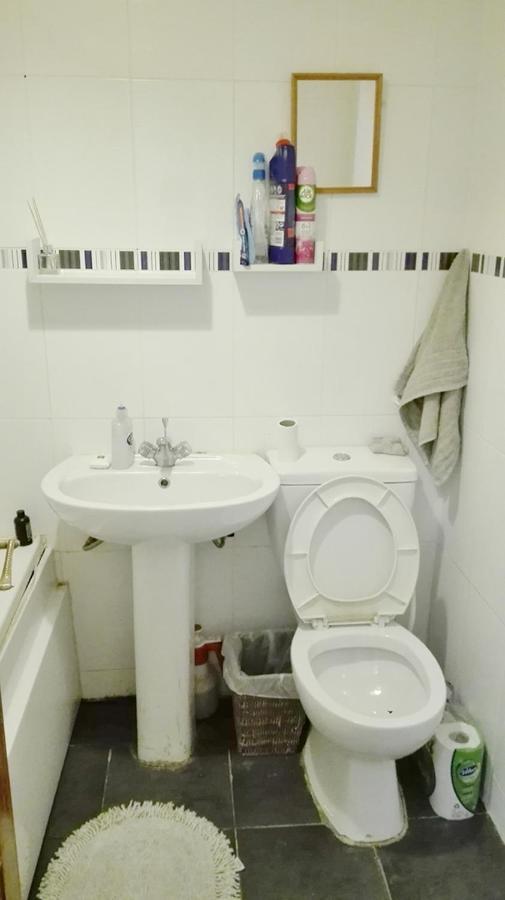 A Double Bedroom Near Glasgow City Centre Not In Great Condition Suitable For Short Stay Екстер'єр фото