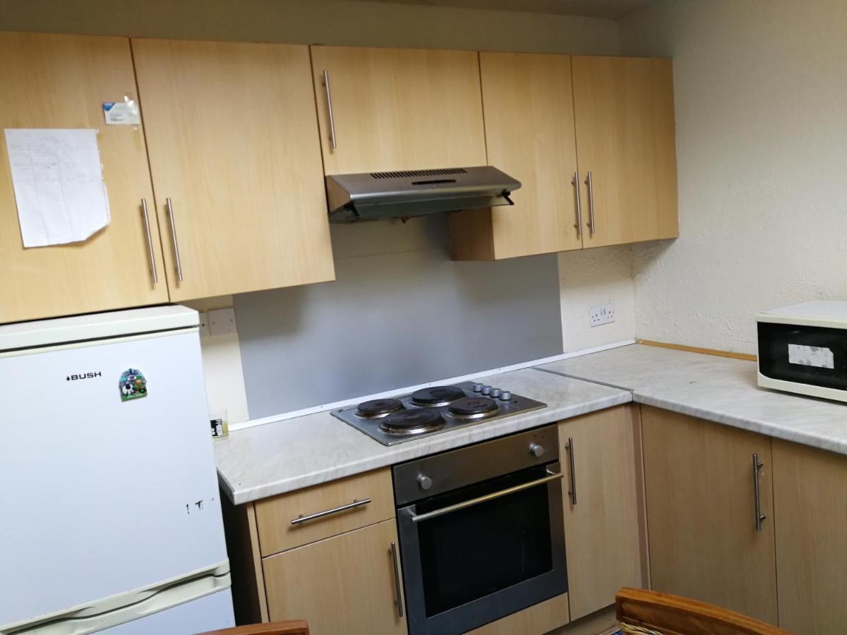 A Double Bedroom Near Glasgow City Centre Not In Great Condition Suitable For Short Stay Екстер'єр фото