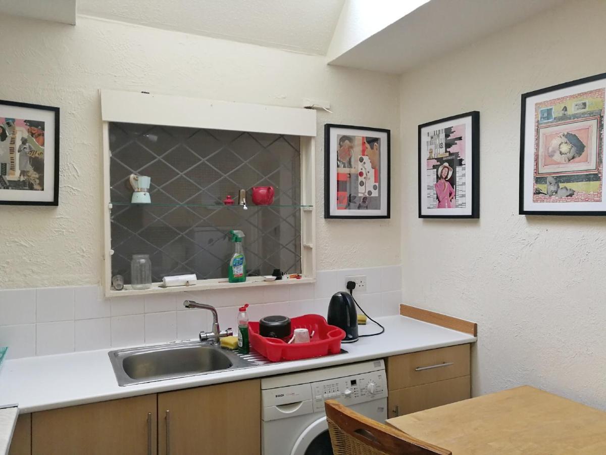 A Double Bedroom Near Glasgow City Centre Not In Great Condition Suitable For Short Stay Екстер'єр фото