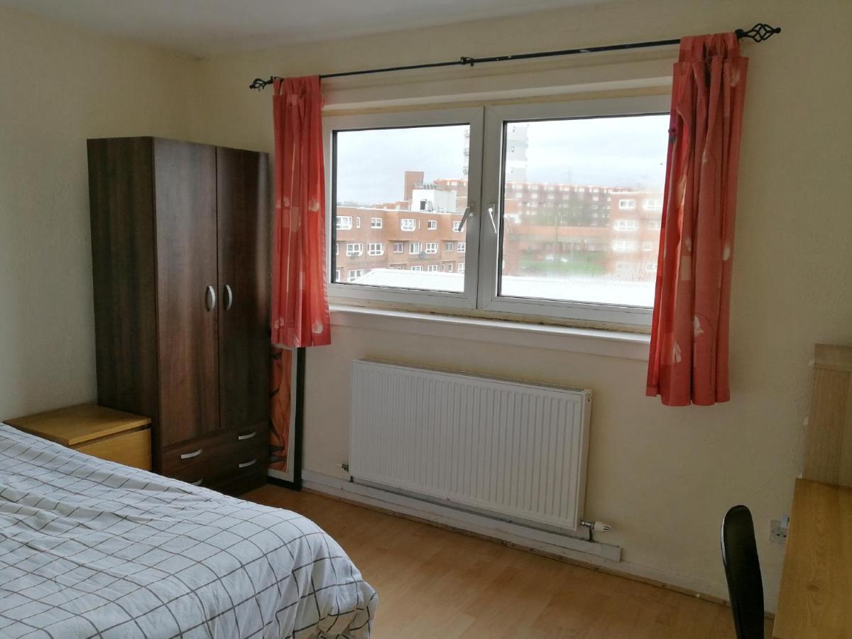 A Double Bedroom Near Glasgow City Centre Not In Great Condition Suitable For Short Stay Екстер'єр фото
